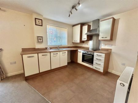 Wessex Drive, Giltbrook, NOTTINGHAM - Photo 2