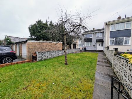 A 3 Bedroom Terraced - Photo 4