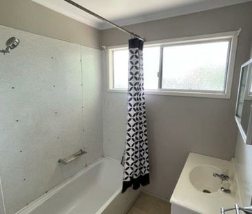 3 BEDROOM HIGHTSET IN A QUIET STREET! - Photo 5