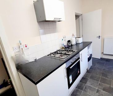 4 bedroom terraced house to rent - Photo 1