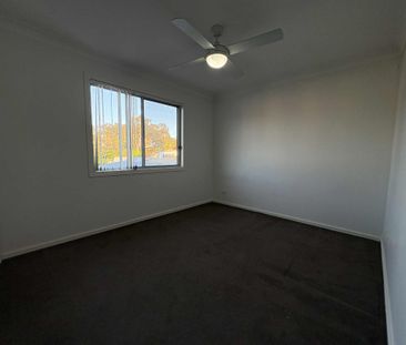 Stylish 3-Bedroom Townhouse in Prime Birmingham Gardens Location - Photo 4