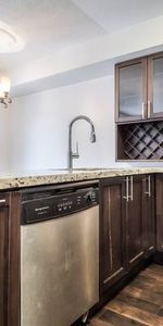 21 PIRANDELLO ST. #1215 - EXEC. TOWNHOUSE, 2BED/2BATH, LAUNDRY, A/C - Photo 4