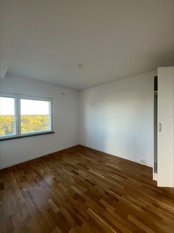 Genuagatan, Västerås - Photo 2