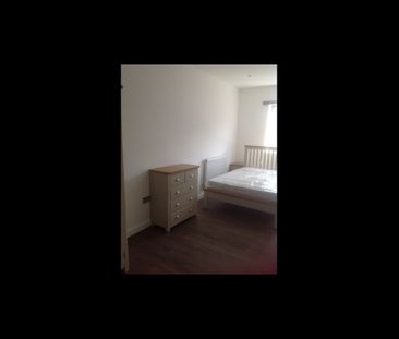 1 Bed Flat, Dignam, NW2 - Photo 2