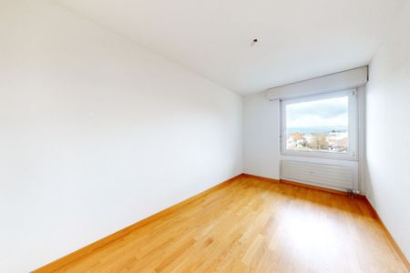 Enjoy sunny moments on the large balcony! - Foto 4