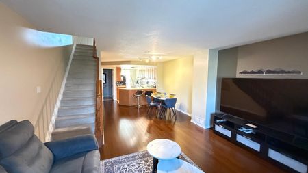 For Lease - 390 CROWNRIDGE Drive, Kanata, Ontario - Photo 3