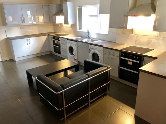 Chester Road North, Kidderminster - Photo 1