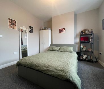 3 bedroom semi-detached house to rent - Photo 6