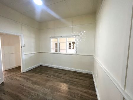 Modern Four Bedroom Home - Photo 3