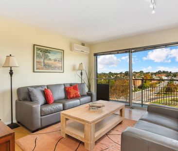 Sunset Views Wembley Apartment - Photo 5