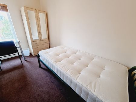 3 Bed Student Accommodation - Photo 5