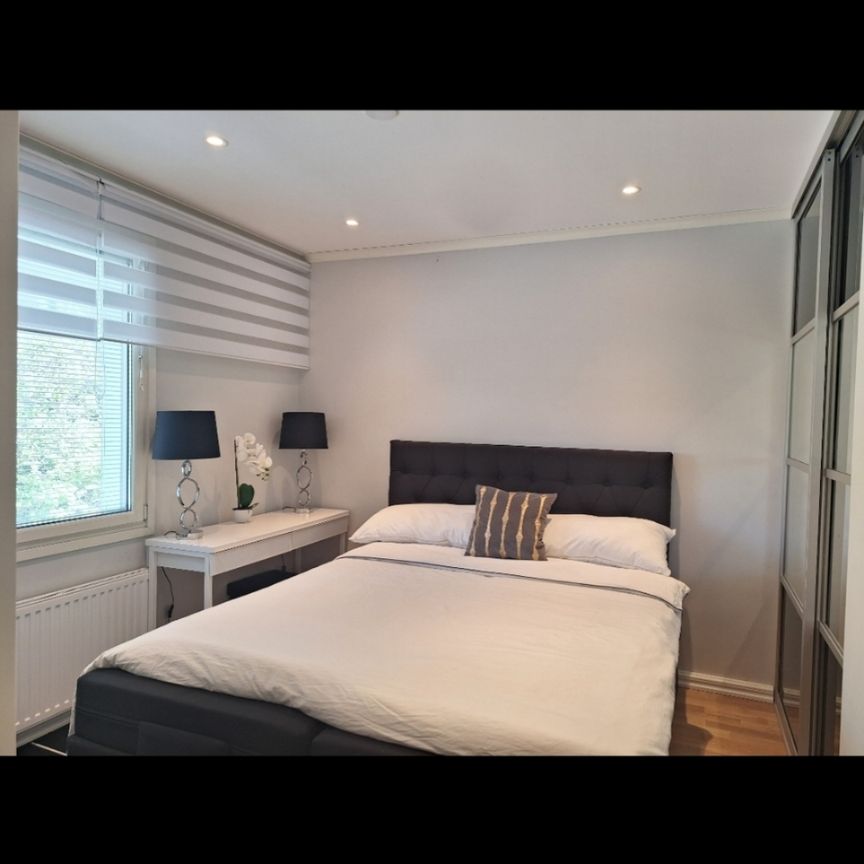 Husarvägen, Upplands Väsby - Foto 1