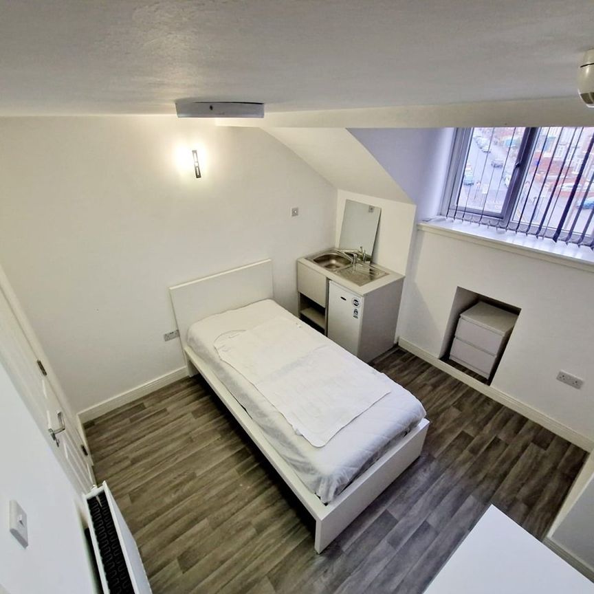 Room in a Shared House, Burngreave Road, S3 - Photo 1