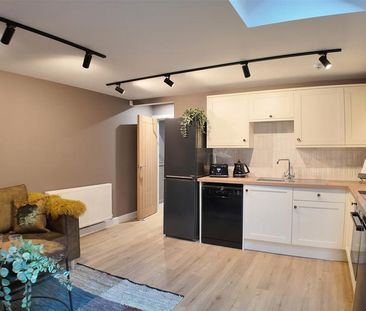 1 bedroom in a house share to rent - Photo 5