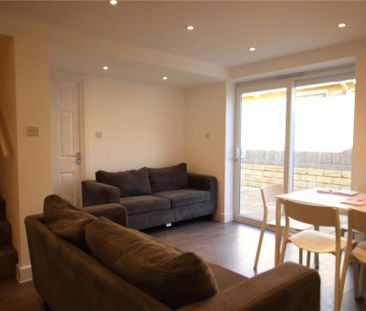 8 bedroom detached house to rent - Photo 3