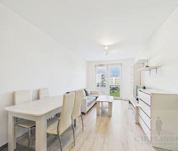 Dwa pokoje z garażem na strzeżonym osiedlu - Zdjęcie 2