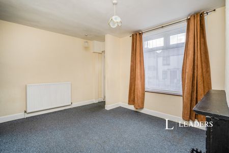 3 bedroom house to rent Gordon Road, Fareham, Hampshire, PO16 - Photo 3