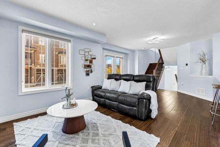 For Lease - 235 Bellagio Avenue, Hamilton, Ontario - Photo 3