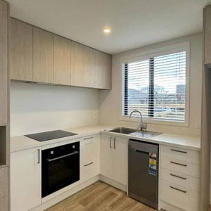 MOVE IN BEFORE CHRISTMAS - WHAT A FABULOUS END TO THE YEAR - Photo 2