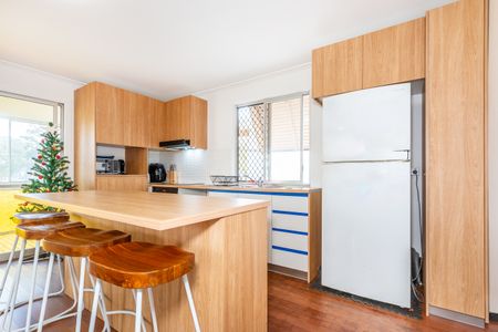 8 View Street, Woody Point QLD 4019 - House For Rent | Domain - Photo 5