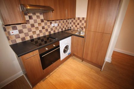 3 bedroom flat to rent - Photo 5