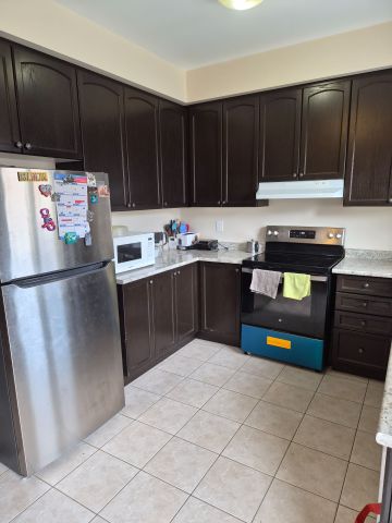 For Lease - 737 Agnew Crescent, Milton, Ontario - Photo 2