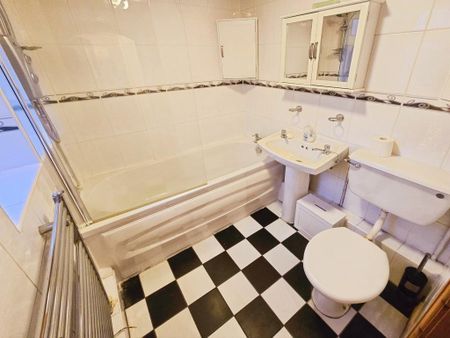 2 bedroom semi-detached house to rent - Photo 5