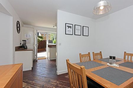 3 bedroom semi-detached house to rent - Photo 4