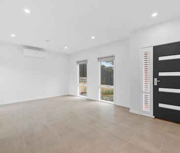 Two bedroom unit in a great location (6 Month Lease Only) - Photo 2