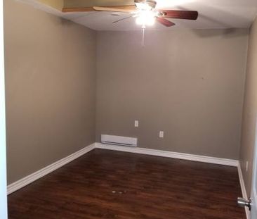 Beautiful, Bright, Clean 2 Bedroom at St Clair/ Oakwood - Photo 1