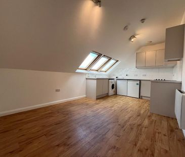 4 bedroom apartment to rent - Photo 3