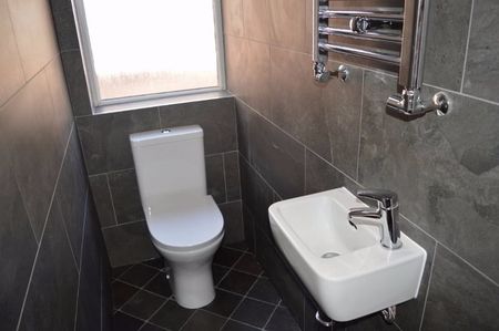 4 Bed Semi-Detached House, Beeston Road, NG7 - Photo 4