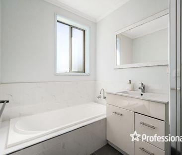 LOVELY FAMILY HOME - Photo 3