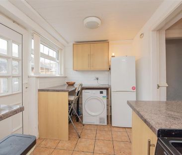4 bedroom house share to rent - Photo 4