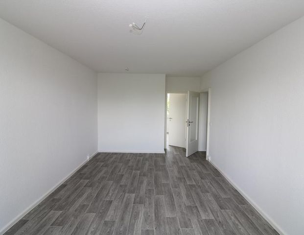 Auf die Plätze…fertig…mieten!!! 3-RW mit Wanne u. Balkon!!! - Foto 1