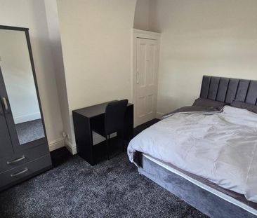 4 bedroom terraced house to rent - Photo 5