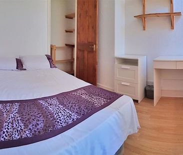 4 bedroom terraced house to rent - Photo 1