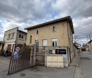 Location Maison 4 pièces 78m² ROMANS SUR ISERE 26100 - Photo 2