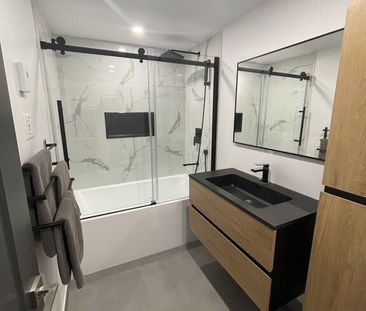4 1/2 MEUBLÉ ET ENTIÈREMENT RÉNOVÉ - Photo 1