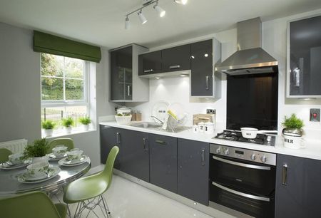 3 bedroom semi-detached house to rent - Photo 5