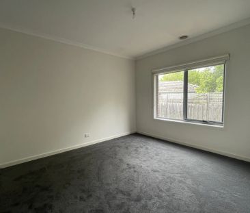 PRIME LOCATION | MODERN LIVING! - Photo 4