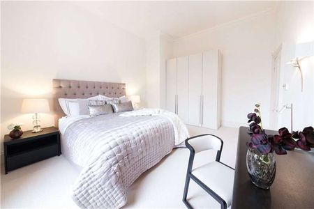 Well-presented contemporary 2 bedroom apartment at Princes Gate, a fantastic new refurbished conversion in the heart of South Kensington. - Photo 4