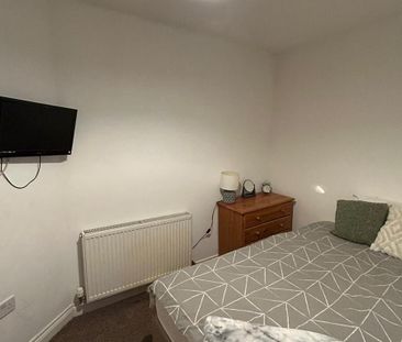 10 bedroom house share to rent - Photo 4