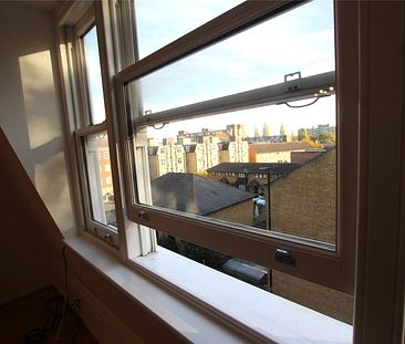 Double room in three Double Bedroom Flat- Whitechapel, E1 2EU. - Photo 3