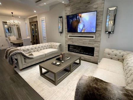 Gorgeous Upper of Langley Home - Photo 5