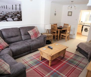 2 bedroom semi-detached house to rent - Photo 2