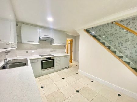 Boeing Way, Mildenhall - Photo 3