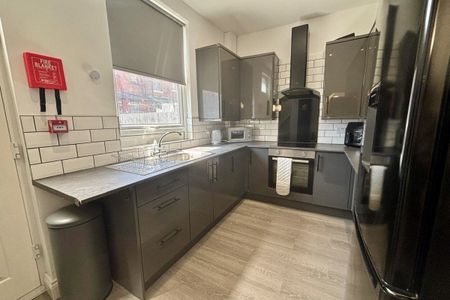 Dawlish Road - Photo 3