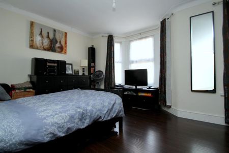 4 bedroom terraced house to rent - Photo 2