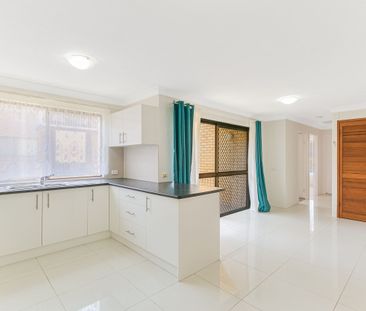 Light, Bright & Modern Unit! - Photo 6